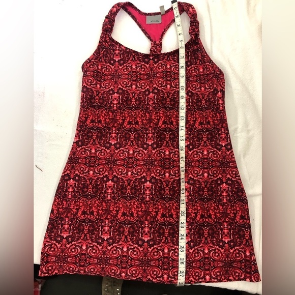 Athleta Tank Top Size Small Tall Paisley Damask Fuse Racerback Tank Built In Bra - Picture 11 of 11